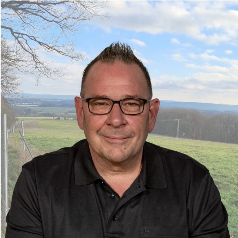 Henning-Schaumloeffel-768×768